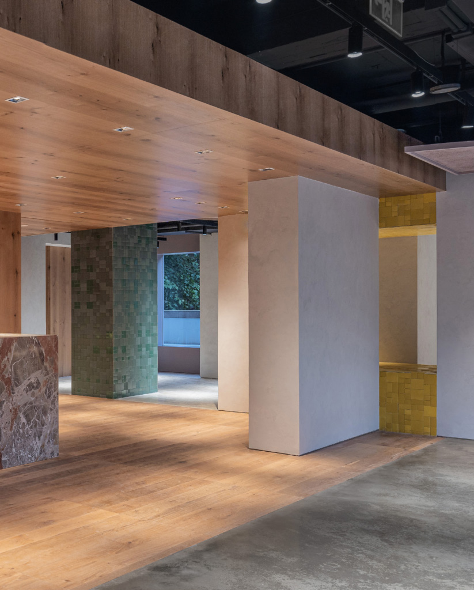 Handcrafted Mosaic - Style Tiles for Luxury Walls