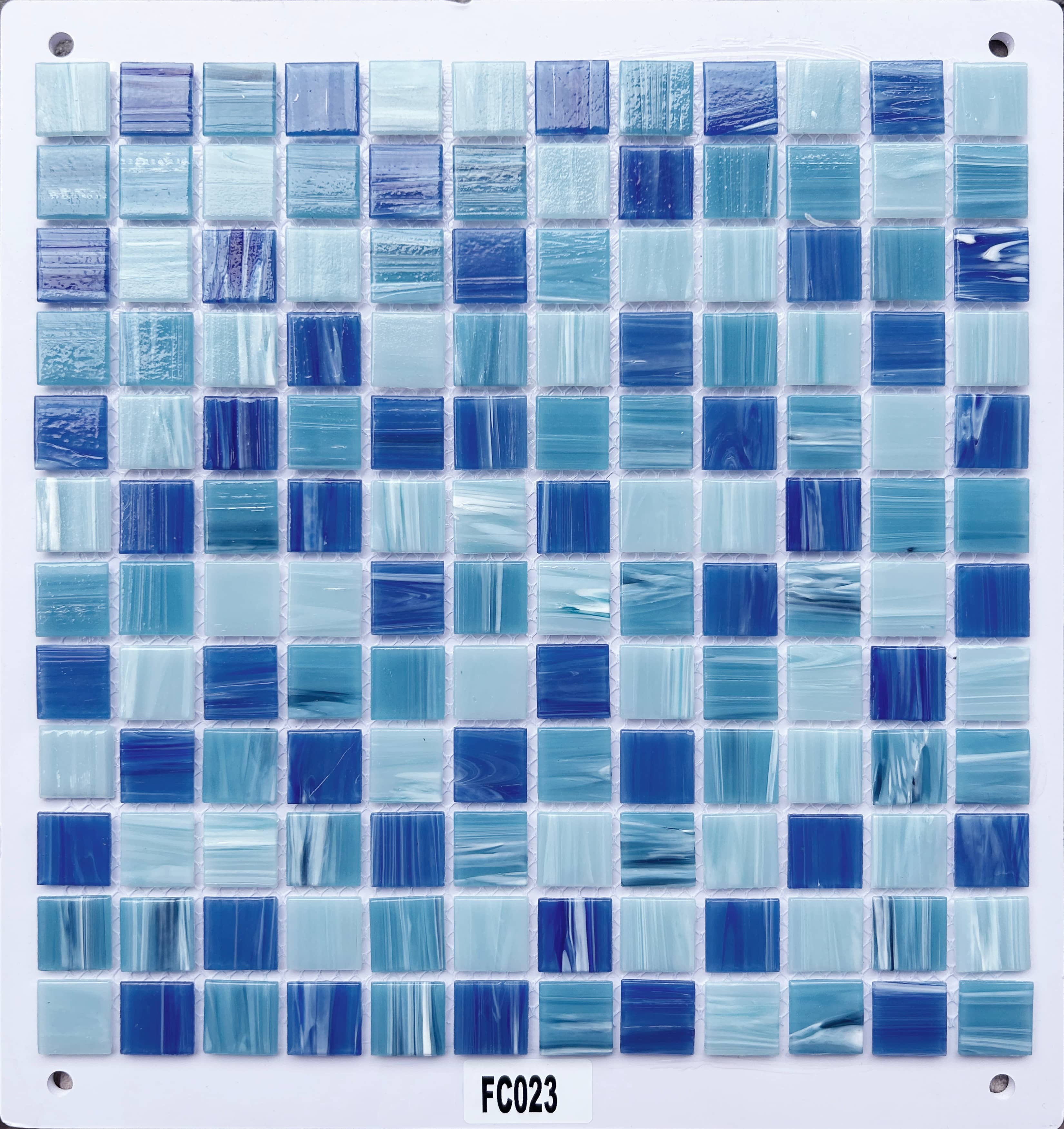 Multi-Tone Blue Ocean-Inspired Glass Mosaic Tile, 23x23mm, for Pool & Bathroom TQ36-FC023