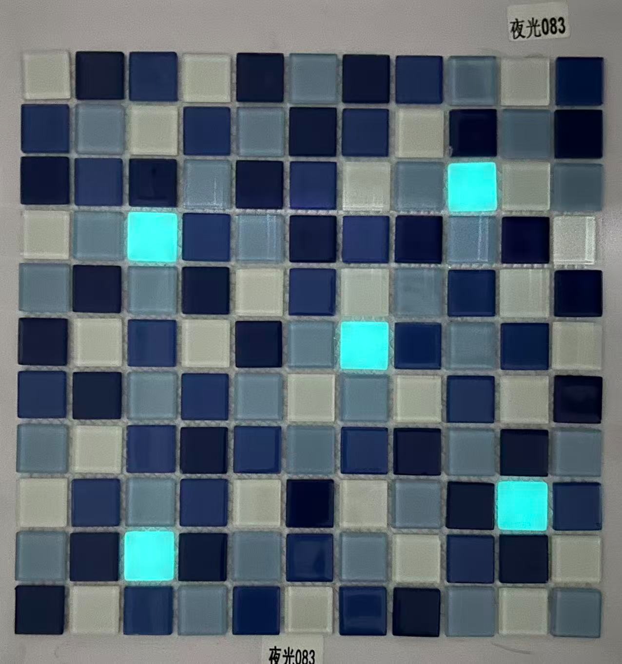 Glow-in-the-Dark Luminous Ocean Blue & White Glass Mosaic Tile, 25x25mm, for Pools & Night Spas TQ36-Luminous0083