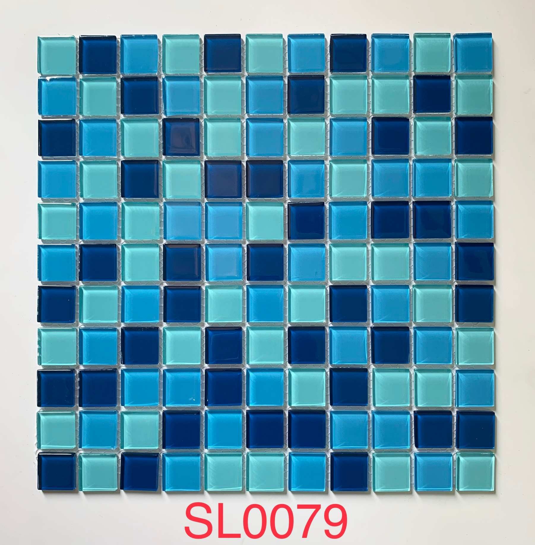 Vibrant Ocean Blue Gradient Glass Mosaic Tile, 25x25mm, for Pools & Bathrooms TQ36-SL0079
