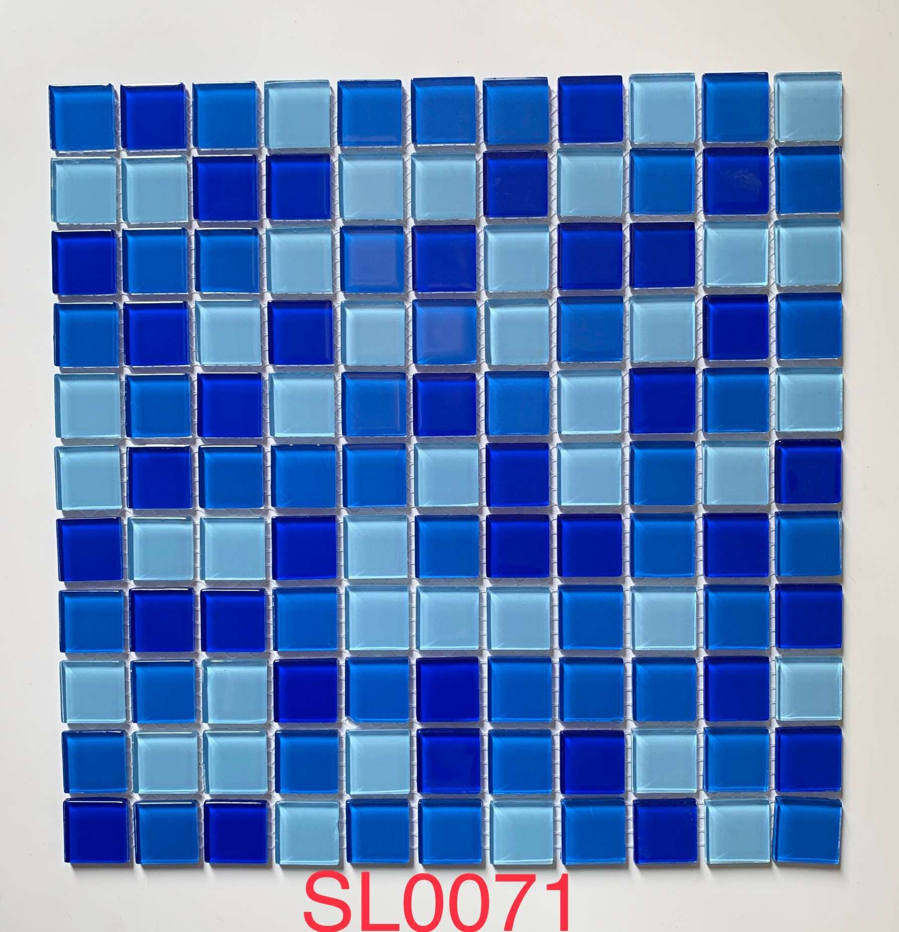 Two-Tone Cobalt & Sky Blue Glass Mosaic Tile, 25x25mm, for Pools & Bathrooms TQ36-SL0071